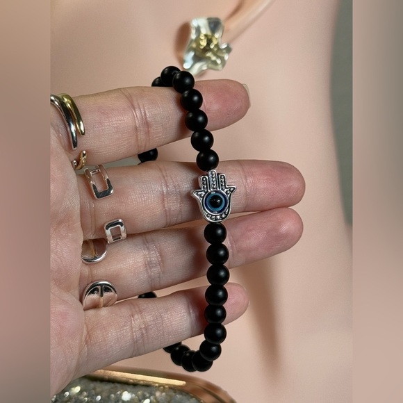 ⚜️ Black Beaded Bracelet with Silver Charm - Picture 5 of 5